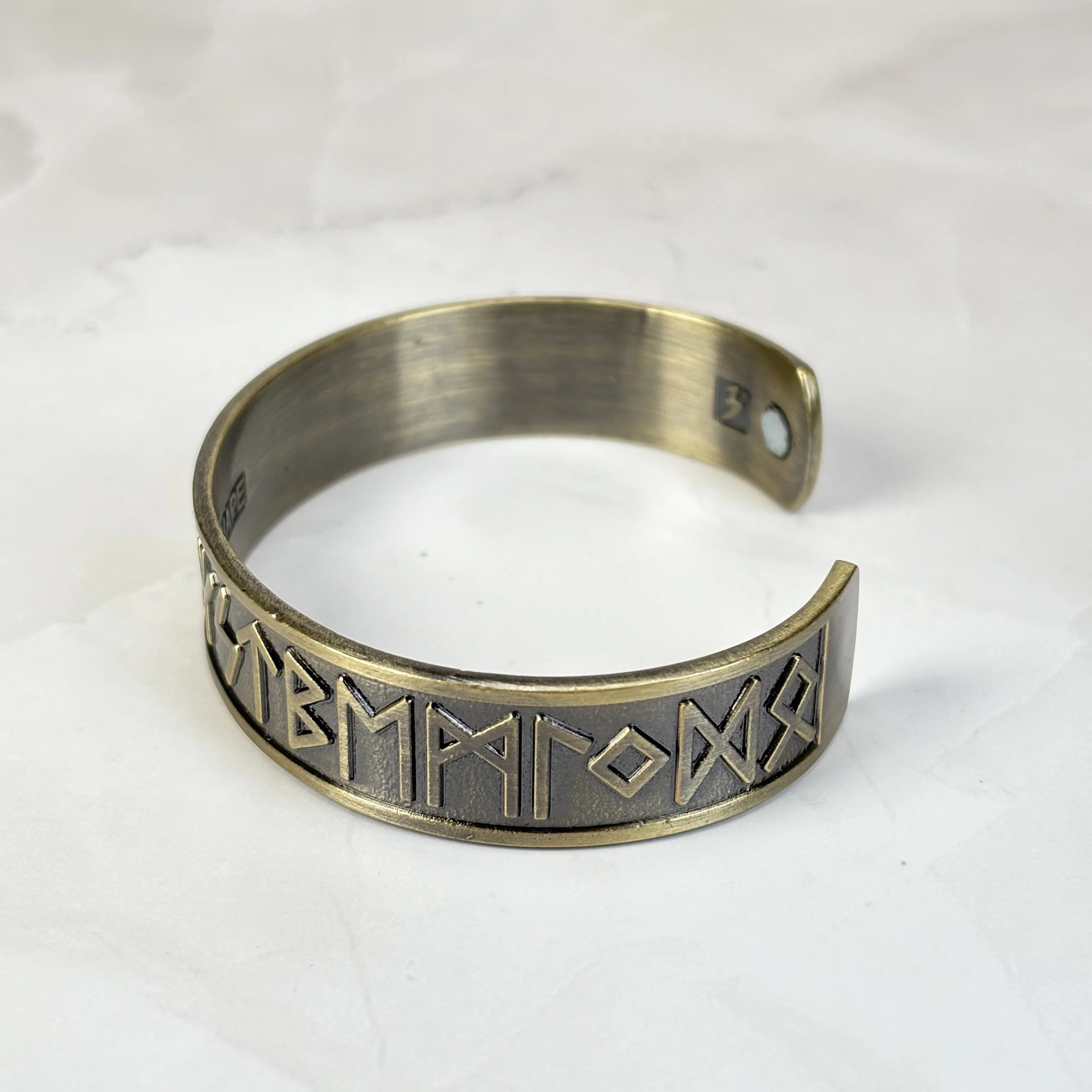 Bracelet runique - Doré - Image 2