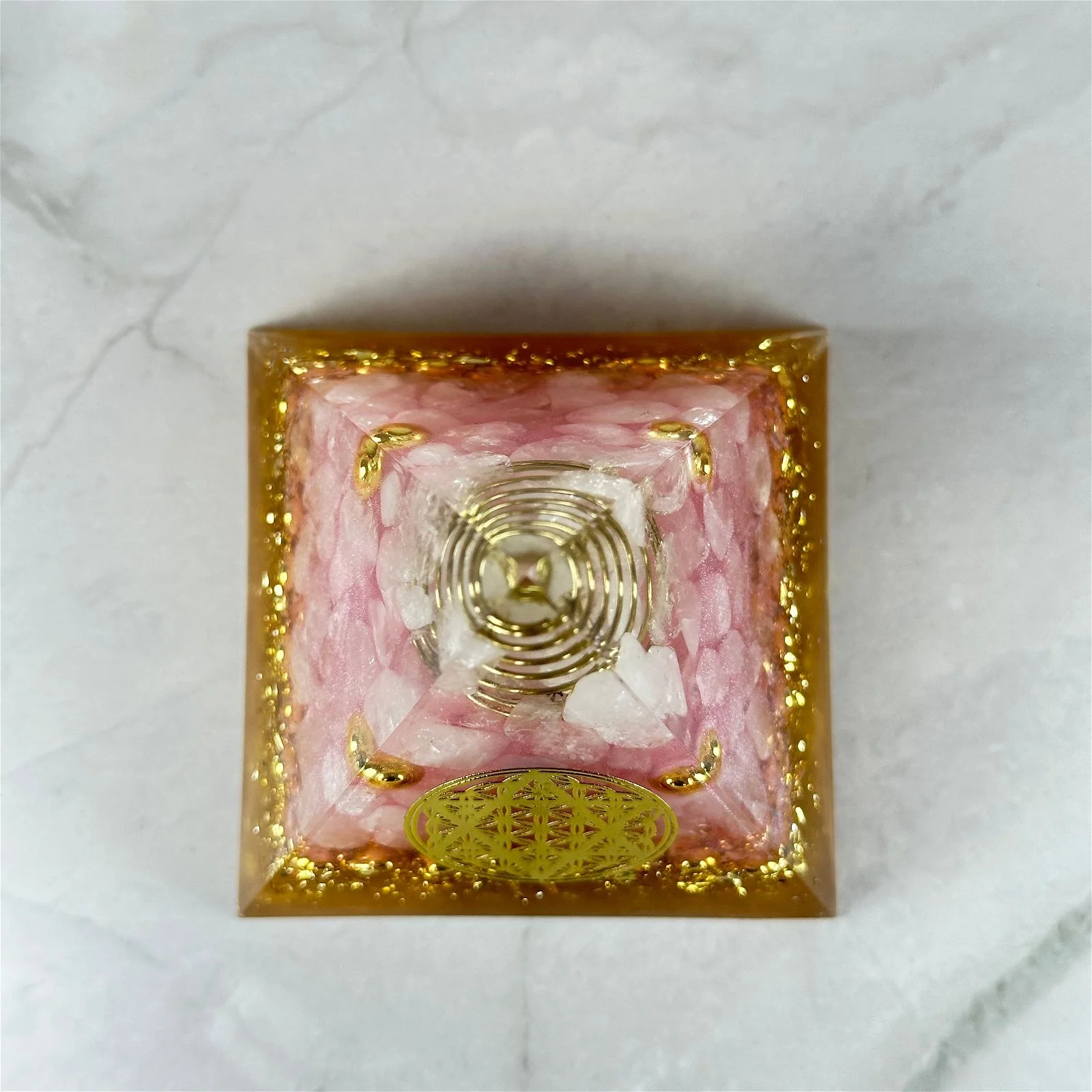 Orgonite pyramide Cristal de Roche & Quartz - Image 3