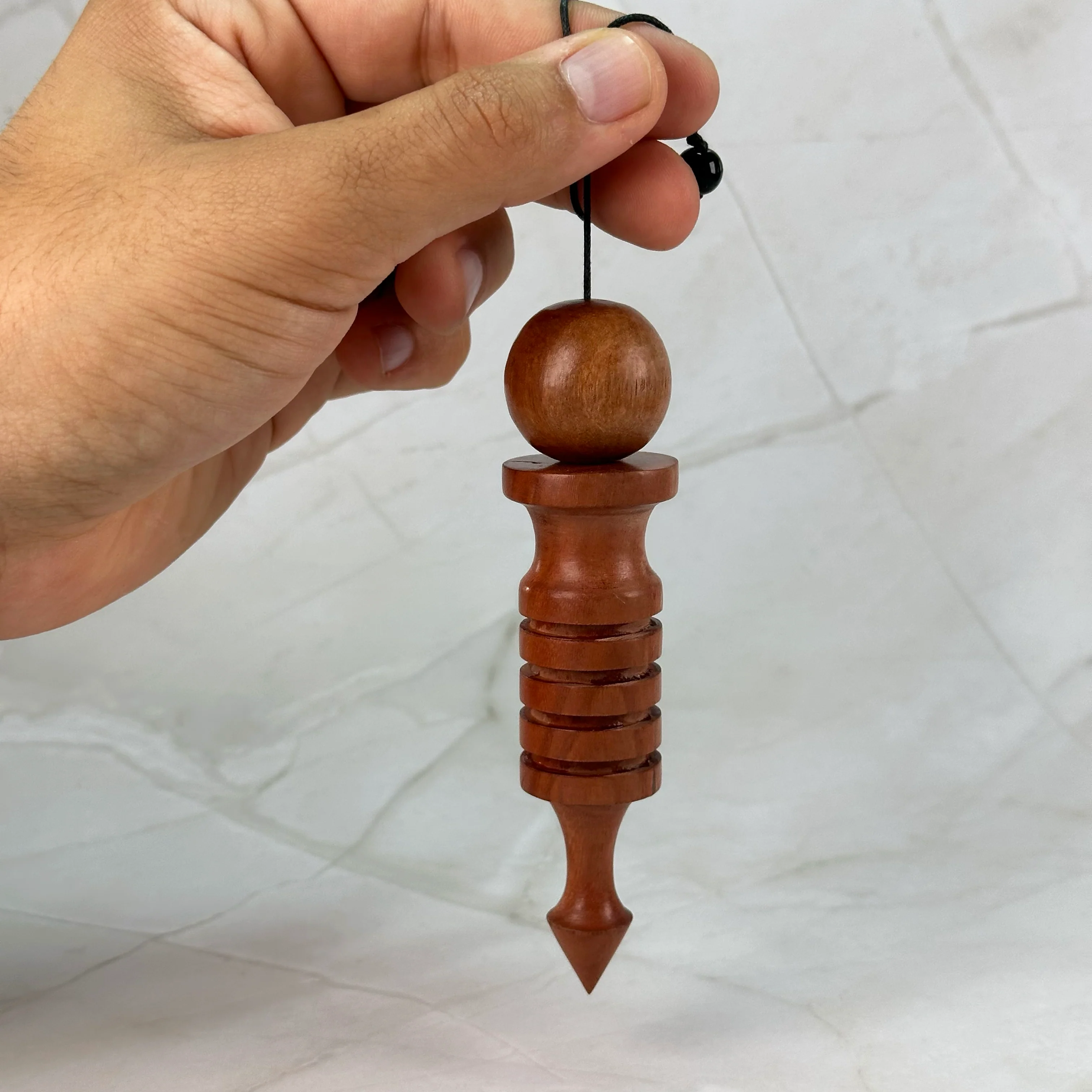 Pendule d'Isis en bois - Image 2