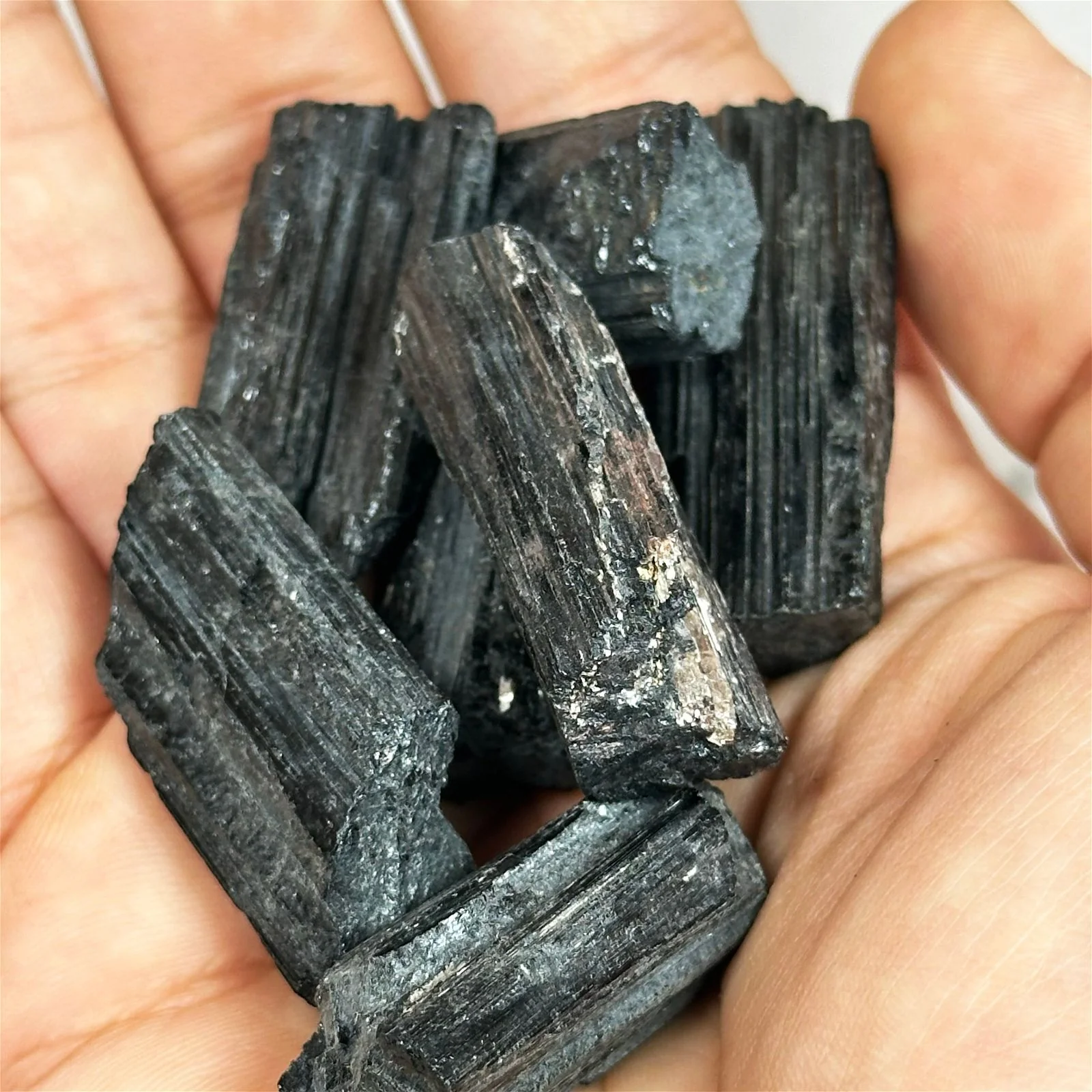 Pierre brute de Tourmaline cristallisée (extra) - Image 4