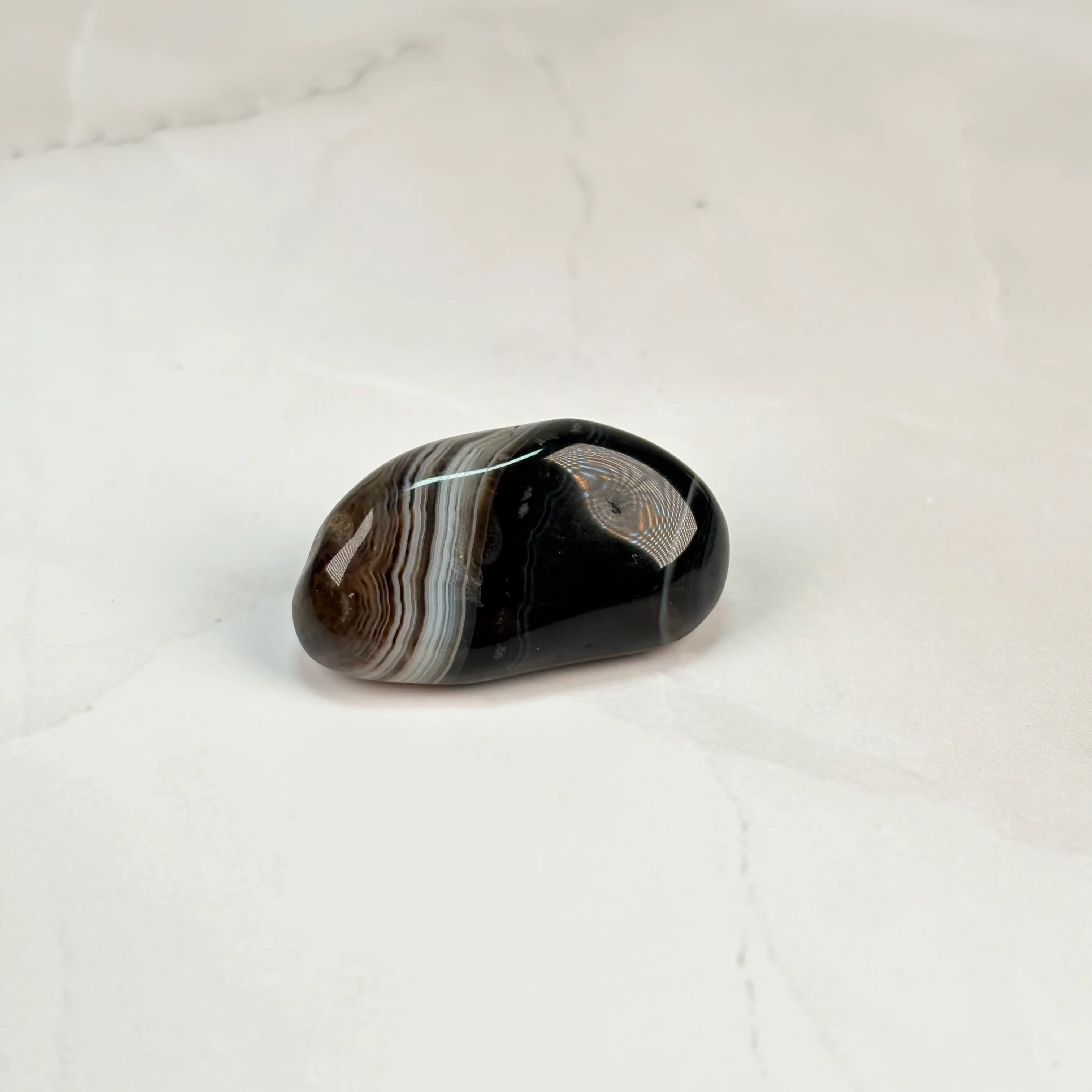Pierre roulée Agate Noire rubanée - Image 2