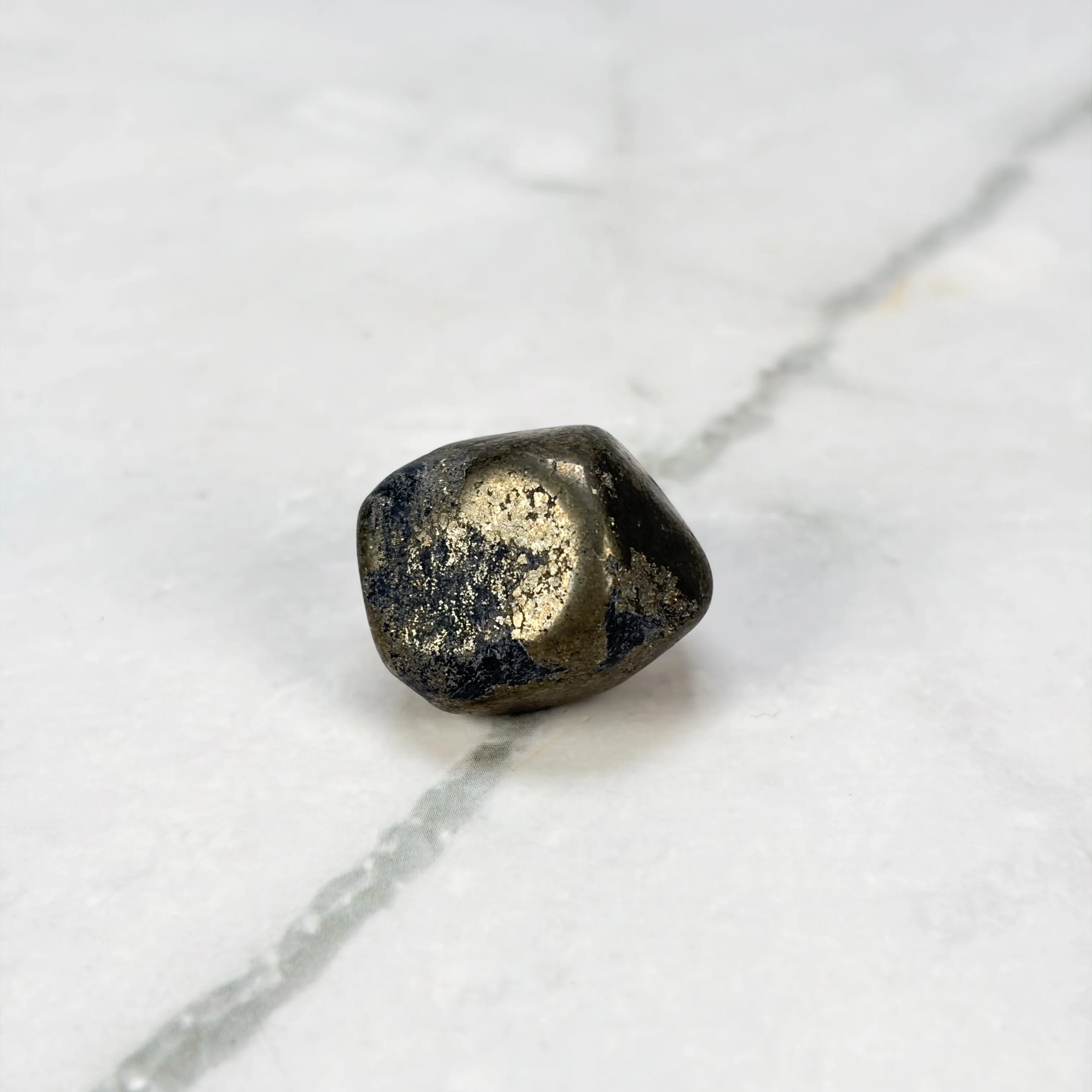 Pierre roulée de Pyrite - Image 3