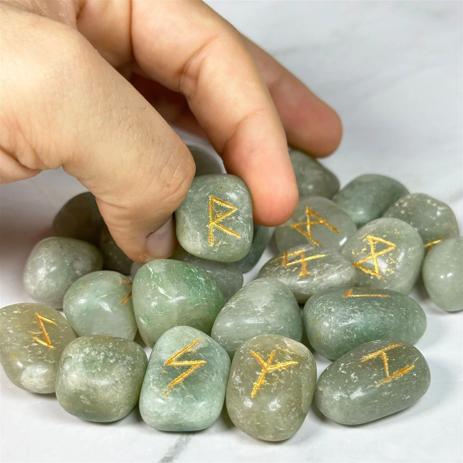 Runes en Aventurine Verte et pochette - Image 4