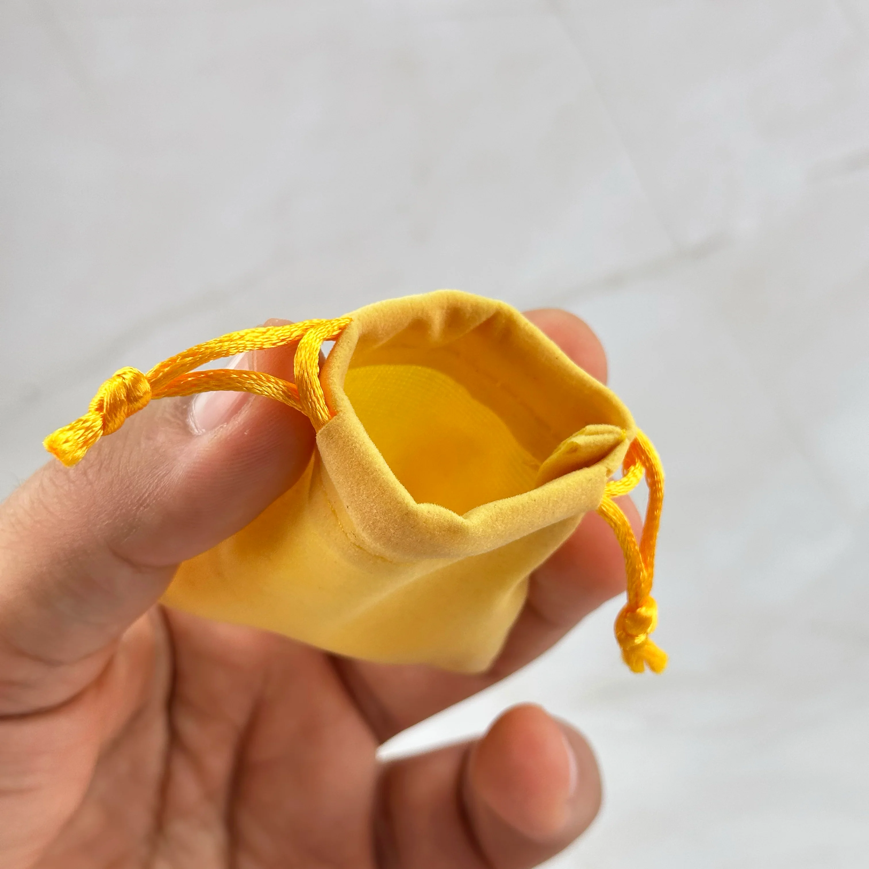 Sachet jaune pour mojo - Image 3